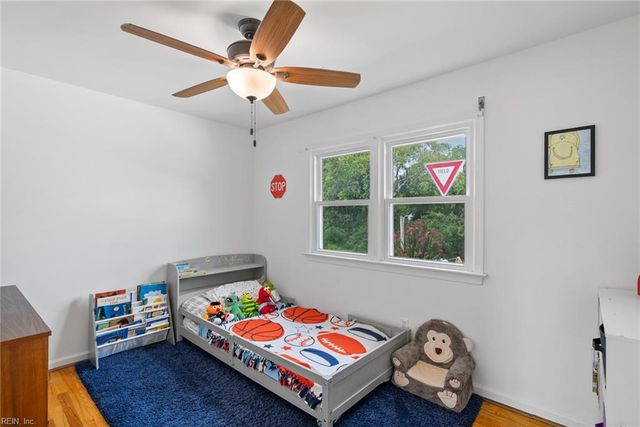 25 Hampshire DR, Hampton, VA 23669