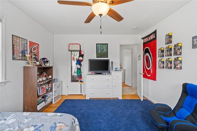 25 Hampshire DR, Hampton, VA 23669
