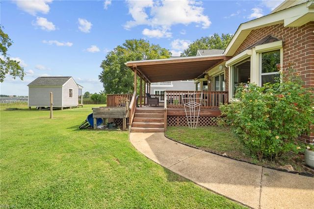25 Hampshire DR, Hampton, VA 23669