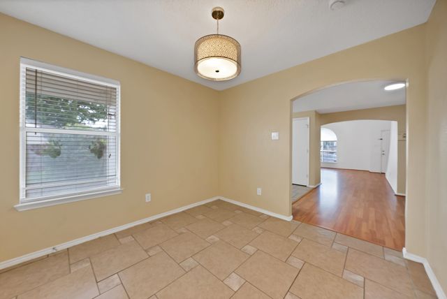 6711 Spur Ridge Court, Arlington, TX 76002