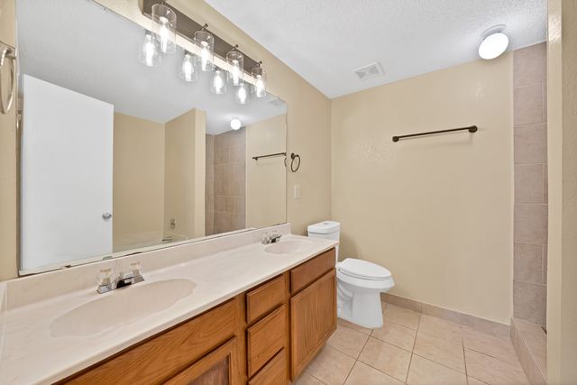 6711 Spur Ridge Court, Arlington, TX 76002