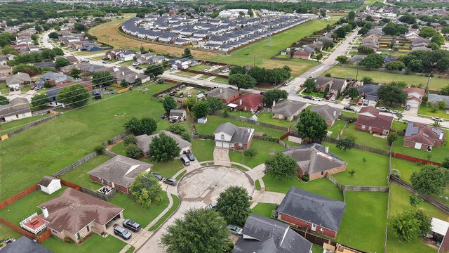 6711 Spur Ridge Court, Arlington, TX 76002