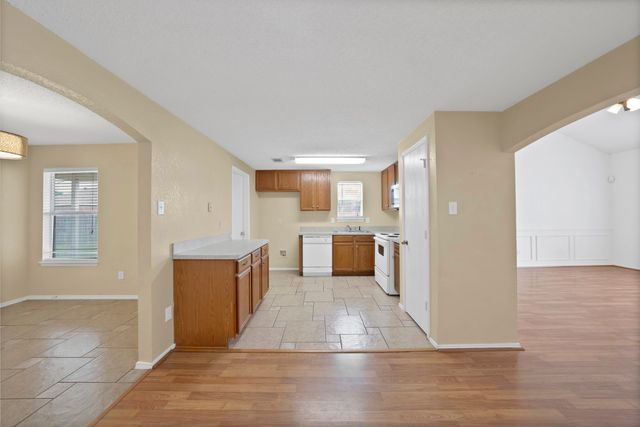 6711 Spur Ridge Court, Arlington, TX 76002