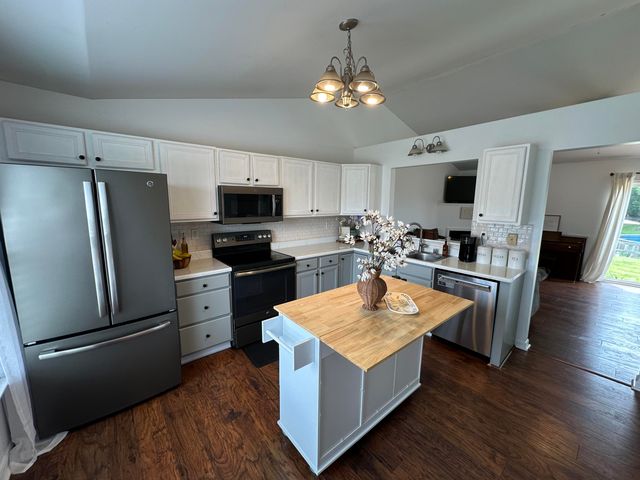 2511 Samantha Drive, Burlington, KY 41005