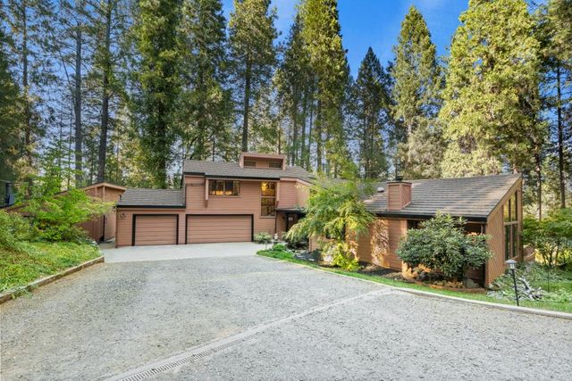 13011 Admiral Ln, Grass Valley, CA 95945