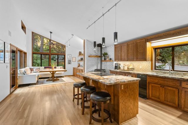 13011 Admiral Ln, Grass Valley, CA 95945