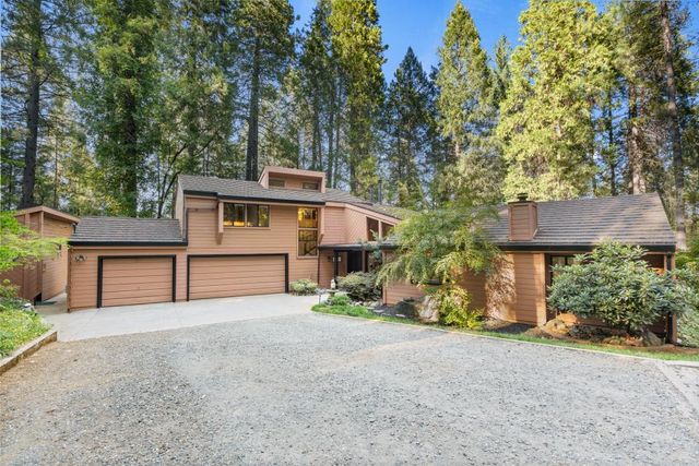 13011 Admiral Ln, Grass Valley, CA 95945