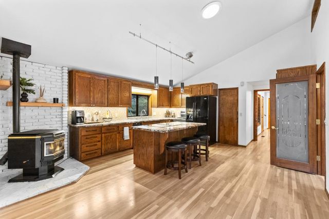 13011 Admiral Ln, Grass Valley, CA 95945