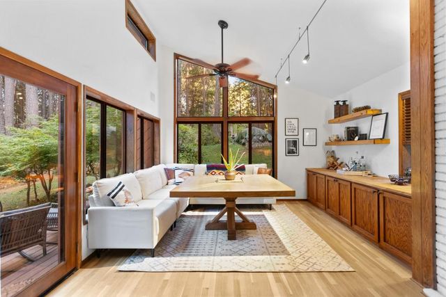 13011 Admiral Ln, Grass Valley, CA 95945