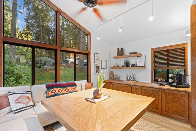 13011 Admiral Ln, Grass Valley, CA 95945