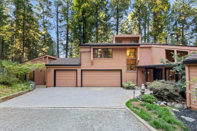 13011 Admiral Ln, Grass Valley, CA 95945