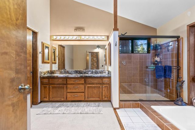 13011 Admiral Ln, Grass Valley, CA 95945