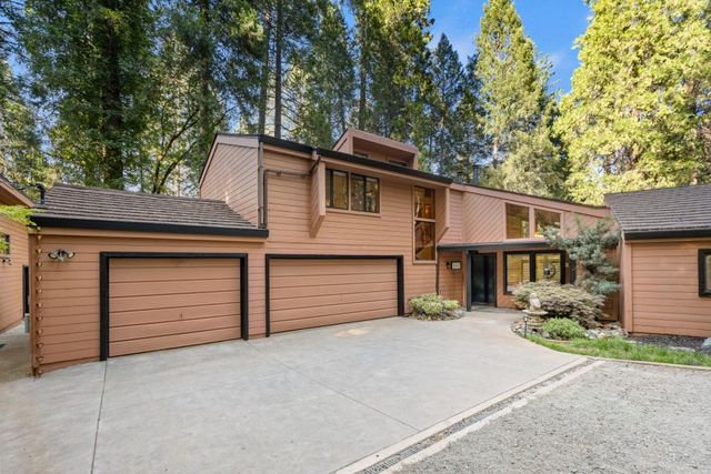 13011 Admiral Ln, Grass Valley, CA 95945