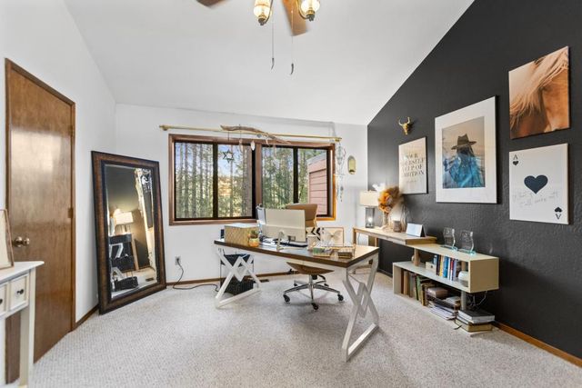 13011 Admiral Ln, Grass Valley, CA 95945