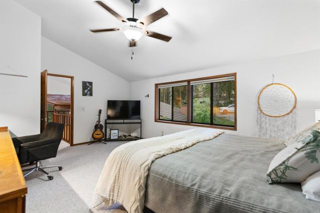 13011 Admiral Ln, Grass Valley, CA 95945