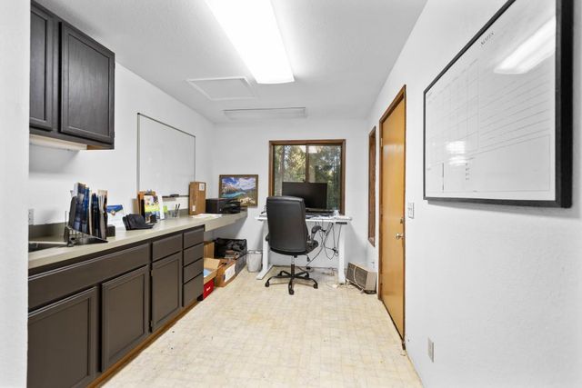 13011 Admiral Ln, Grass Valley, CA 95945