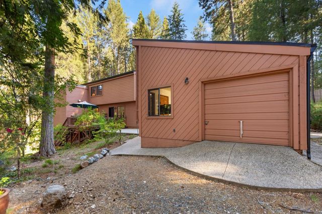 13011 Admiral Ln, Grass Valley, CA 95945