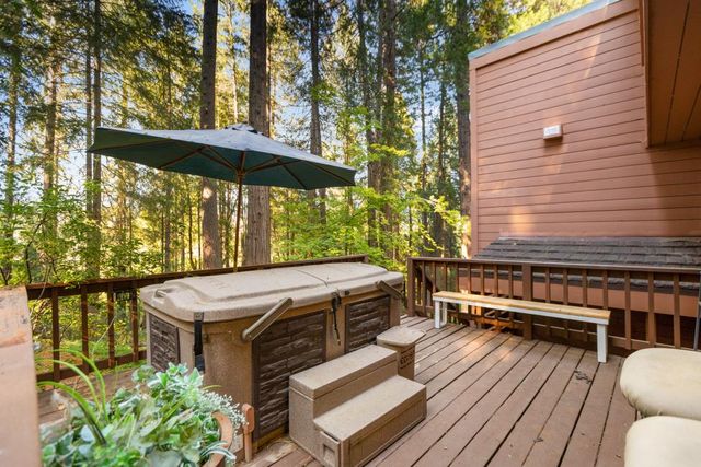 13011 Admiral Ln, Grass Valley, CA 95945