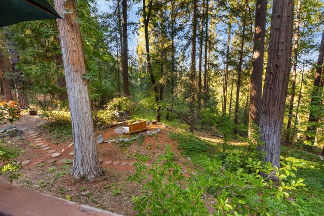 13011 Admiral Ln, Grass Valley, CA 95945
