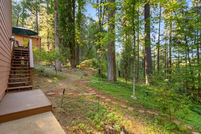 13011 Admiral Ln, Grass Valley, CA 95945