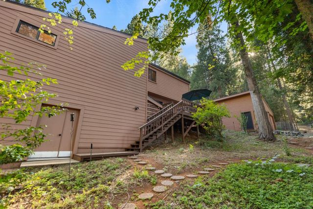 13011 Admiral Ln, Grass Valley, CA 95945