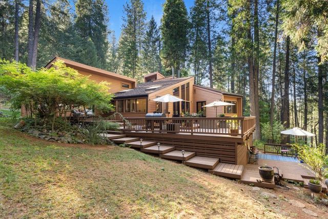 13011 Admiral Ln, Grass Valley, CA 95945