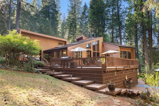 13011 Admiral Ln, Grass Valley, CA 95945