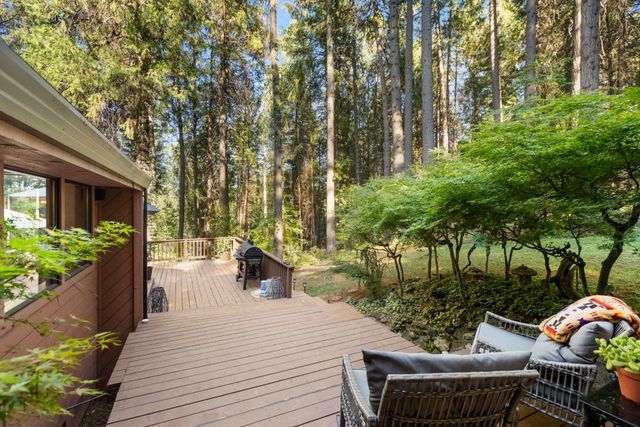 13011 Admiral Ln, Grass Valley, CA 95945