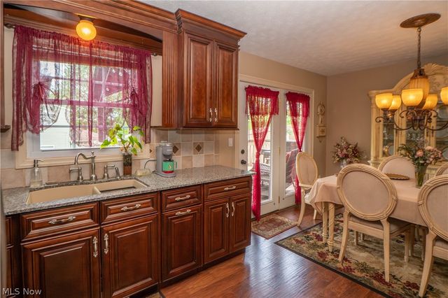 484 Stull Avenue, Akron, OH 44312