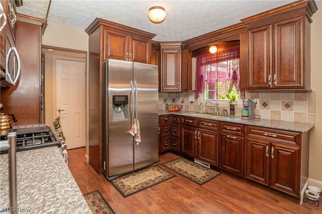 484 Stull Avenue, Akron, OH 44312