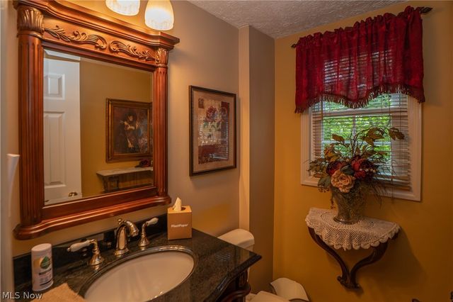 484 Stull Avenue, Akron, OH 44312
