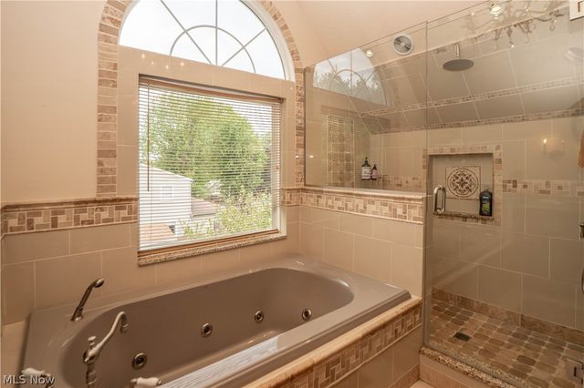 484 Stull Avenue, Akron, OH 44312