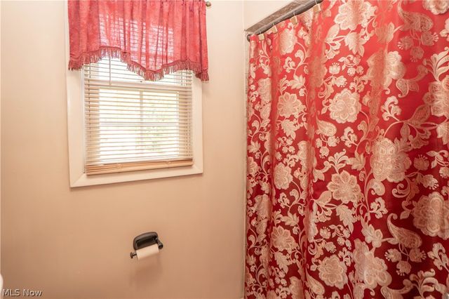 484 Stull Avenue, Akron, OH 44312