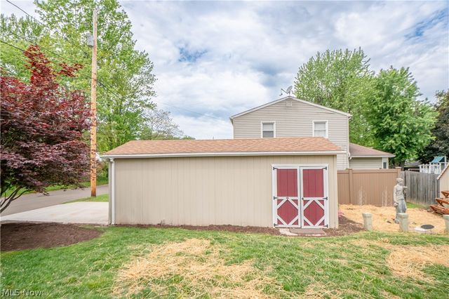 484 Stull Avenue, Akron, OH 44312