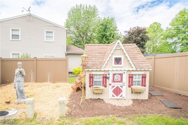 484 Stull Avenue, Akron, OH 44312