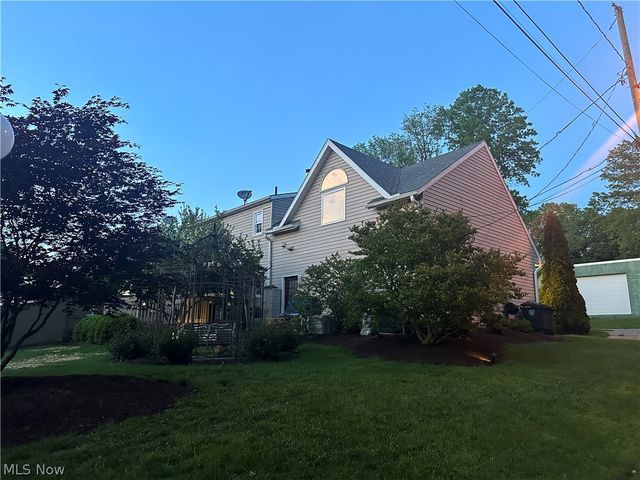 484 Stull Avenue, Akron, OH 44312
