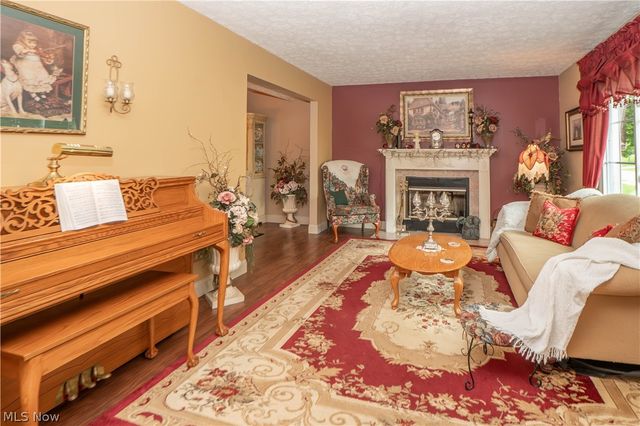 484 Stull Avenue, Akron, OH 44312