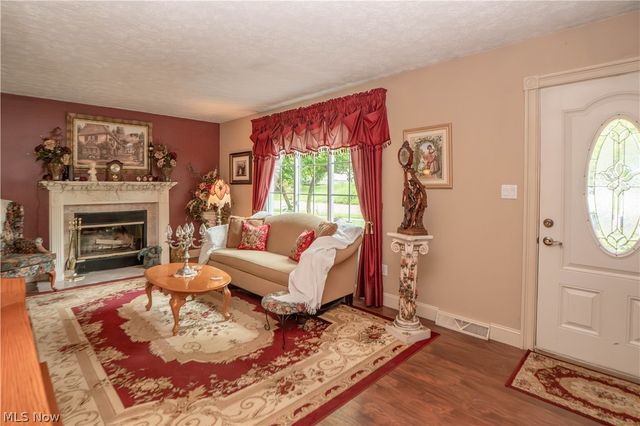 484 Stull Avenue, Akron, OH 44312