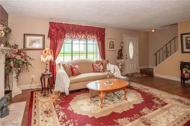 484 Stull Avenue, Akron, OH 44312