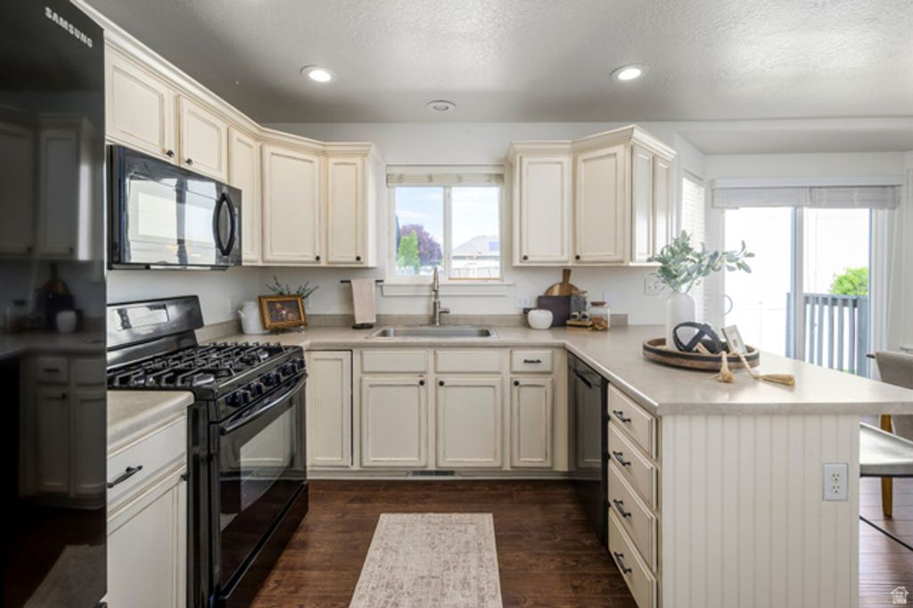 Image 12 of property listing at 2122 N MILLET PL, Saratoga Springs, UT 84045