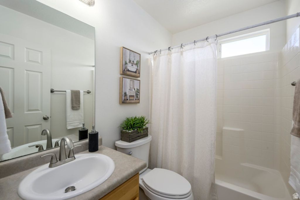 Image 21 of property listing at 2122 N MILLET PL, Saratoga Springs, UT 84045