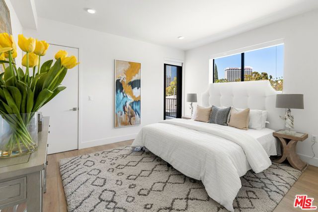 3651 Regal Place 401, Los Angeles, CA 90068