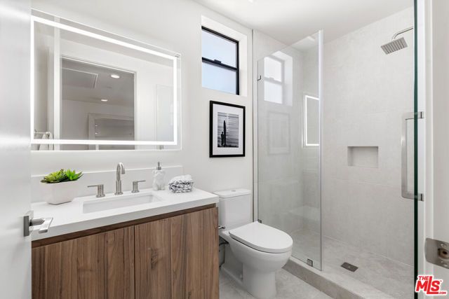 3651 Regal Place 401, Los Angeles, CA 90068
