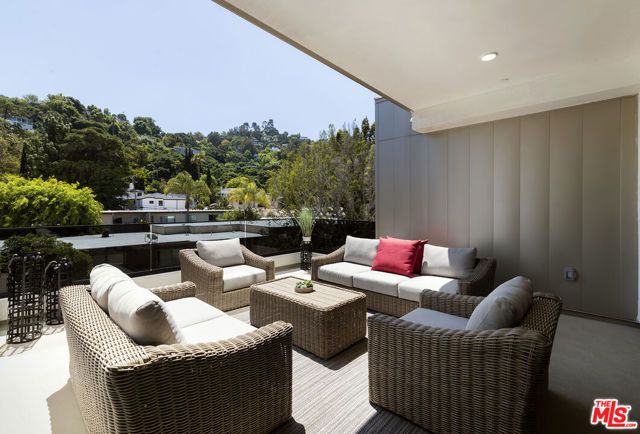 3651 Regal Place 401, Los Angeles, CA 90068