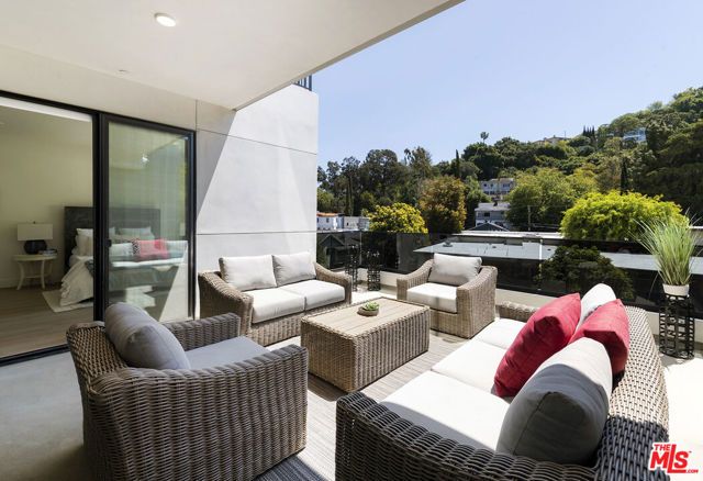 3651 Regal Place 401, Los Angeles, CA 90068