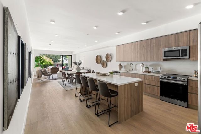 3651 Regal Place 401, Los Angeles, CA 90068