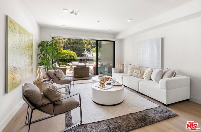 3651 Regal Place 401, Los Angeles, CA 90068