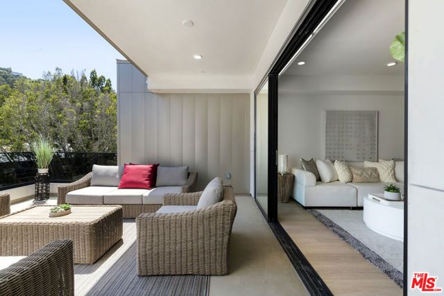 3651 Regal Place 401, Los Angeles, CA 90068
