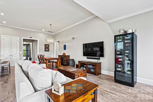 8718 Festival Way, Charlotte, NC 28215