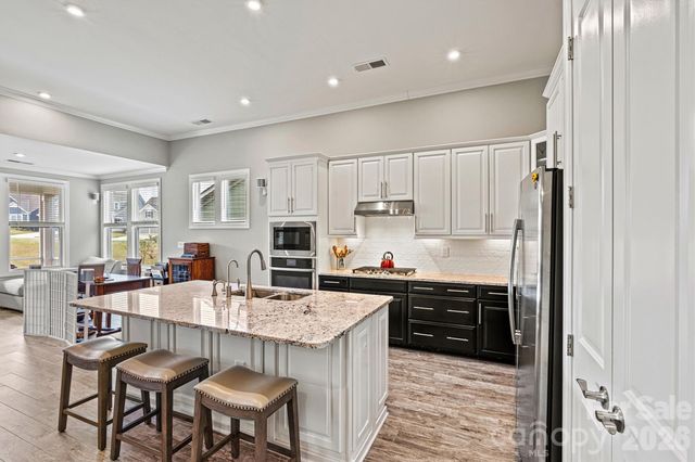 8718 Festival Way, Charlotte, NC 28215